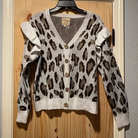 Chaser Button Front Cardigan Sweater Medium Cheetah Cozy Ruffle Long Sleeve - Picture 1 of 6